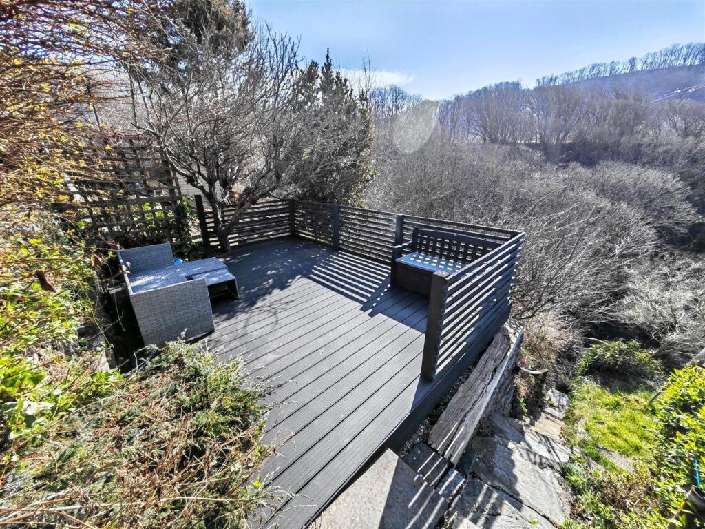 Rear garden/Decking