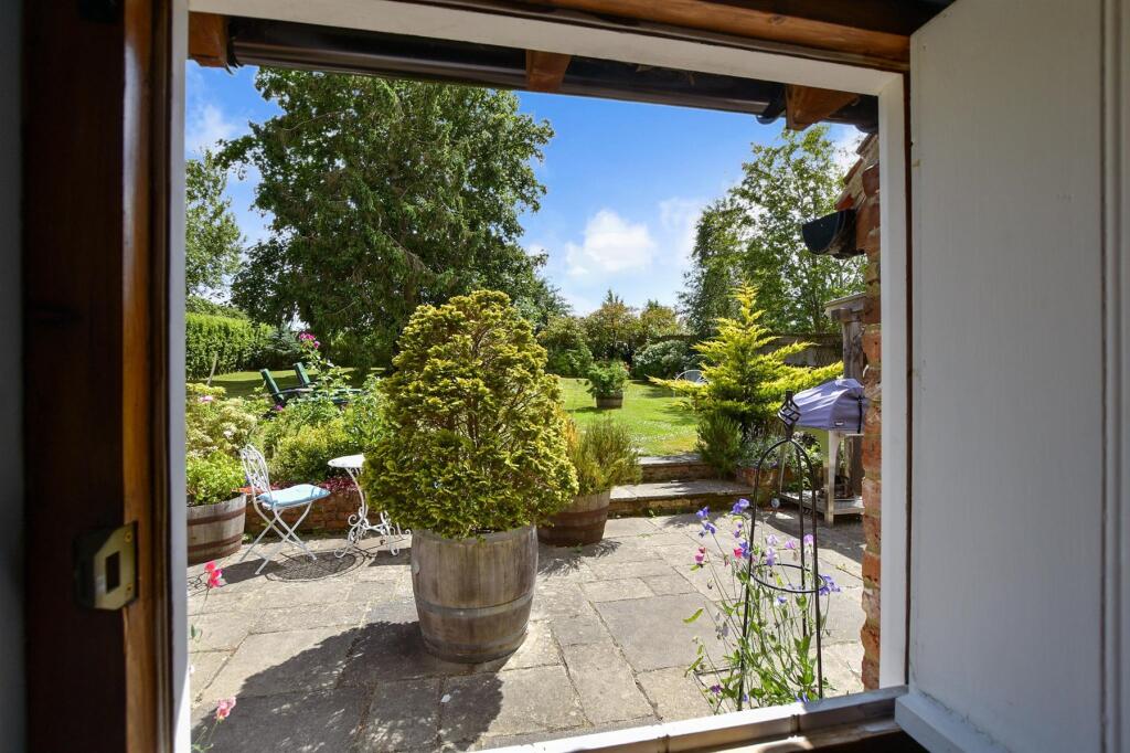 External Lifestyle Photograph