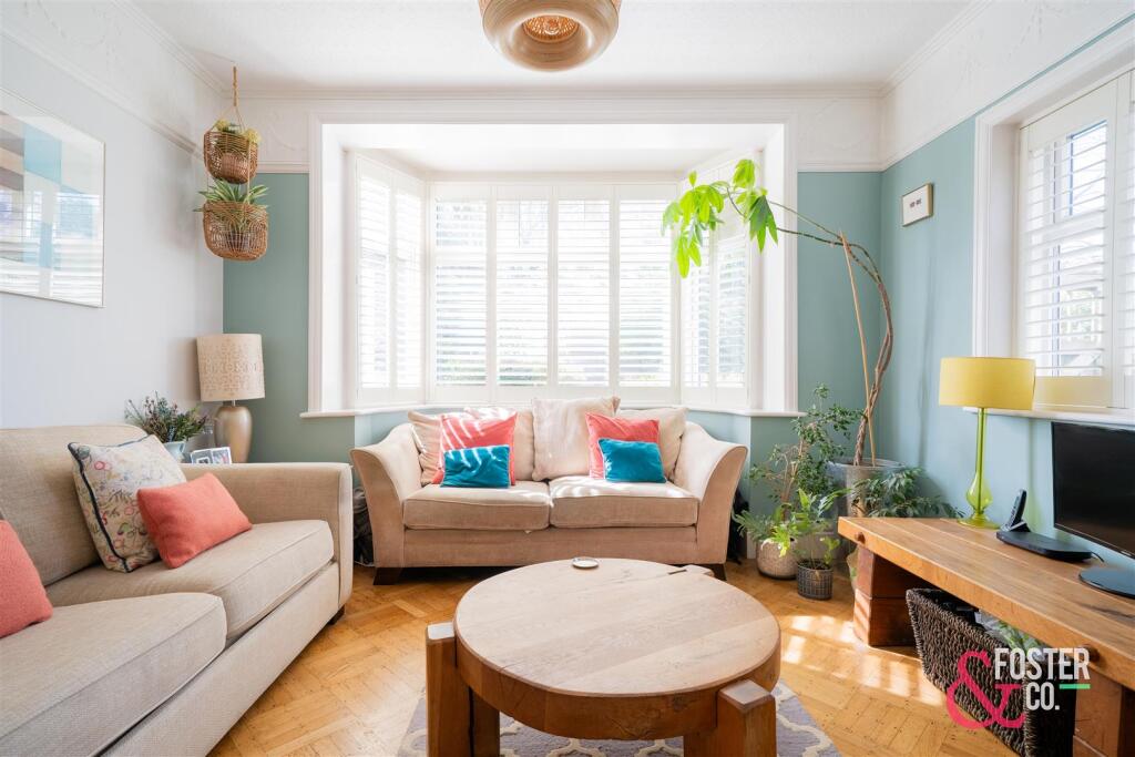 15 SURRENDEN CRESCENT FINSHED EDITS-12.JPG