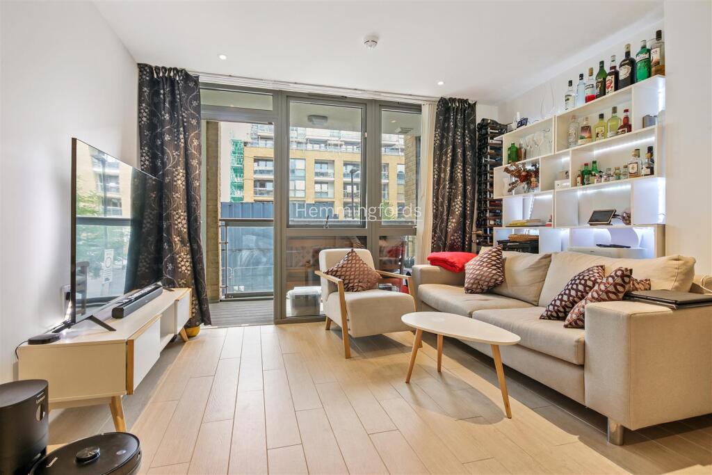 02-76849 - AM - Flat 2, 3 Ann street N1 7 FF-6-log
