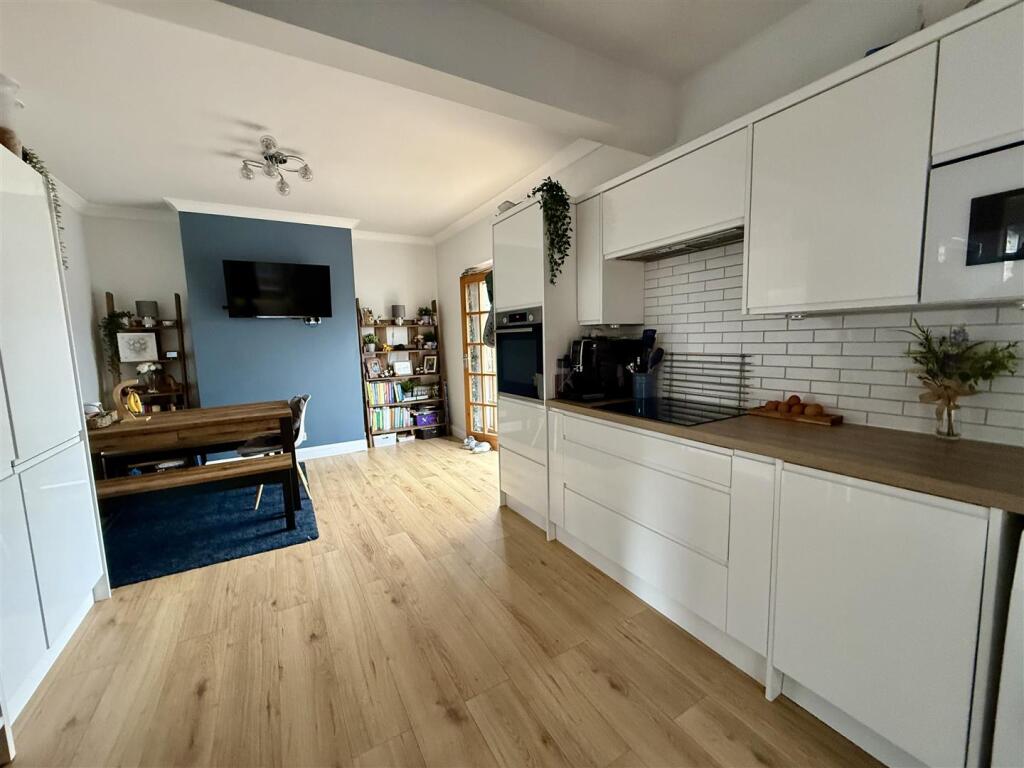 KITCHEN &amp; DINING ROOM