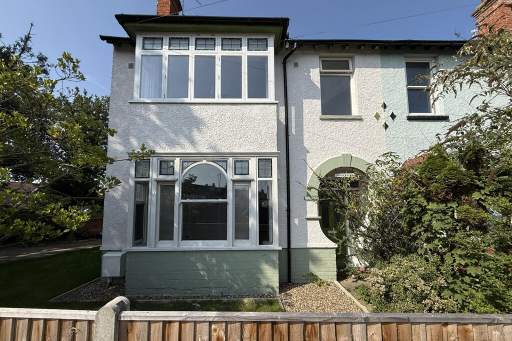 4 BEDROOM VICTORIAN END OF TERRACE FOR RENT