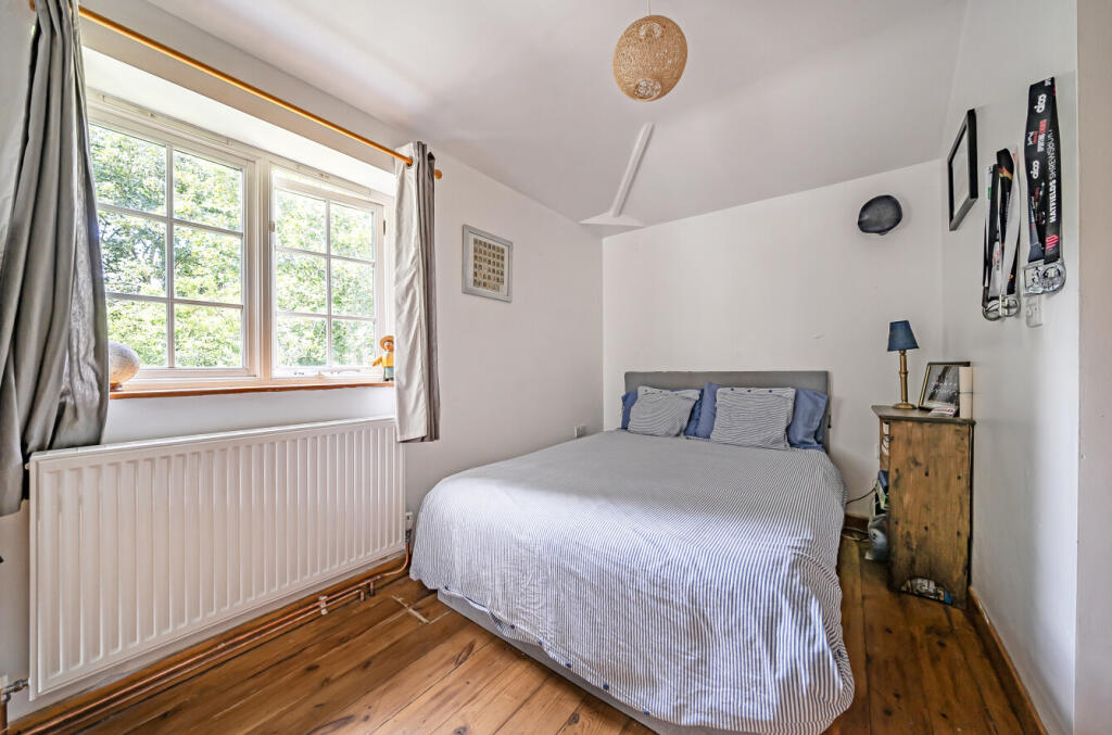 -68931b73163ad-l-1330667-6-6892313fa7e56