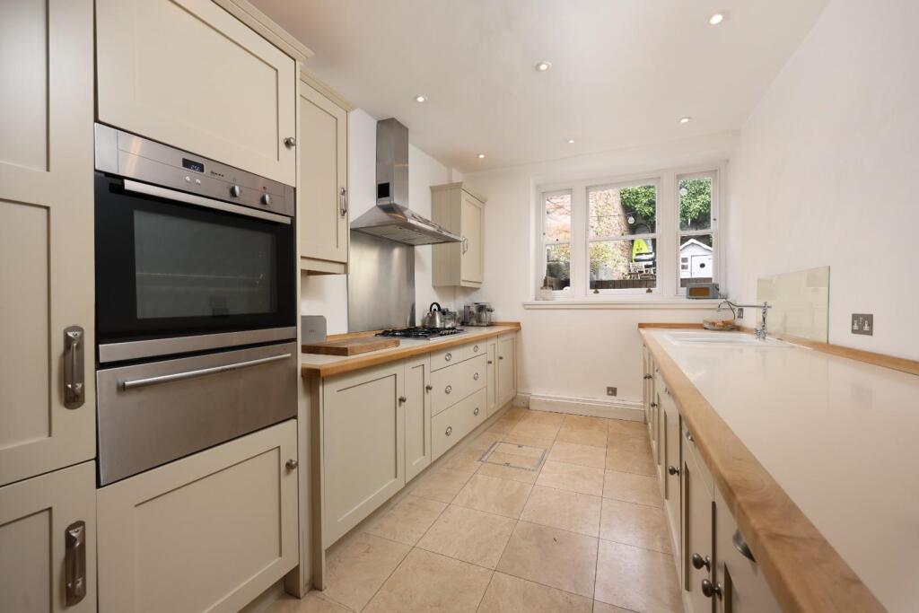 7 Southernhay Avenue 11.JPG