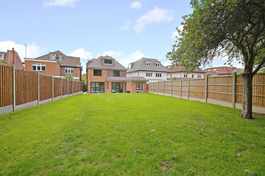 garden 1.jpg