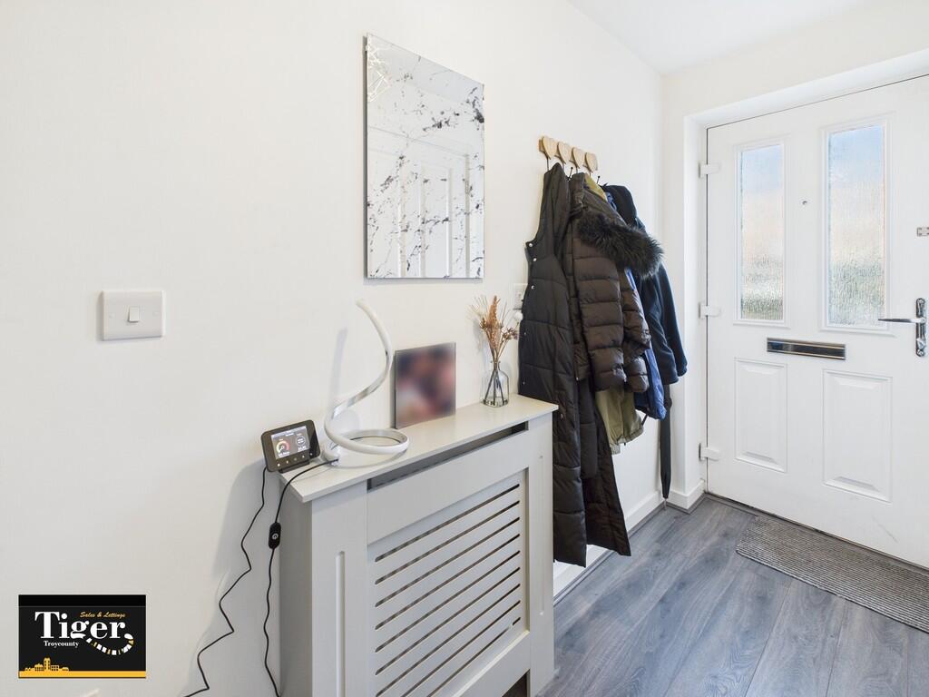 CAM02176G0-PR0519...