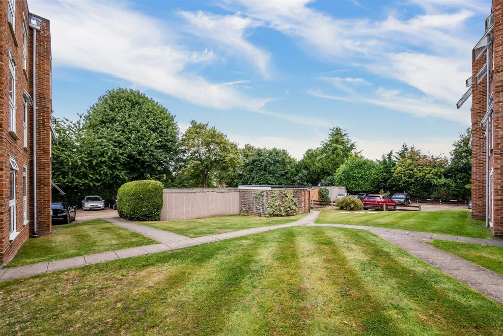 HOLLY COURT, 18- (16).jpg