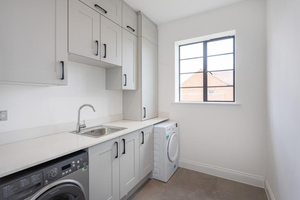 5 Wellington Crescent 001 (1)