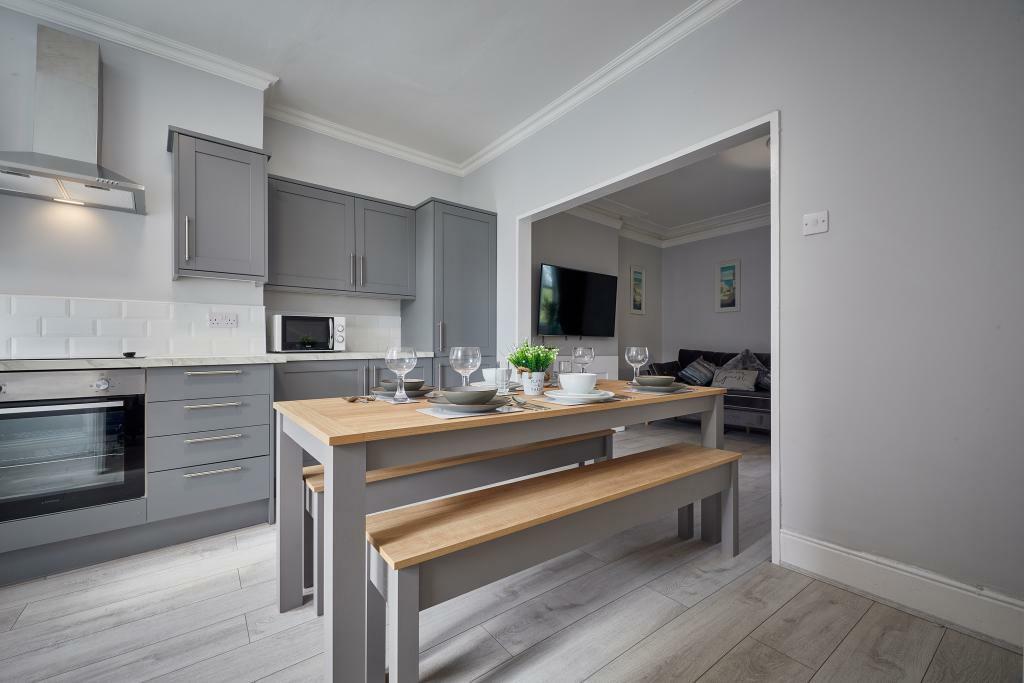 Kitchen (2).jpeg