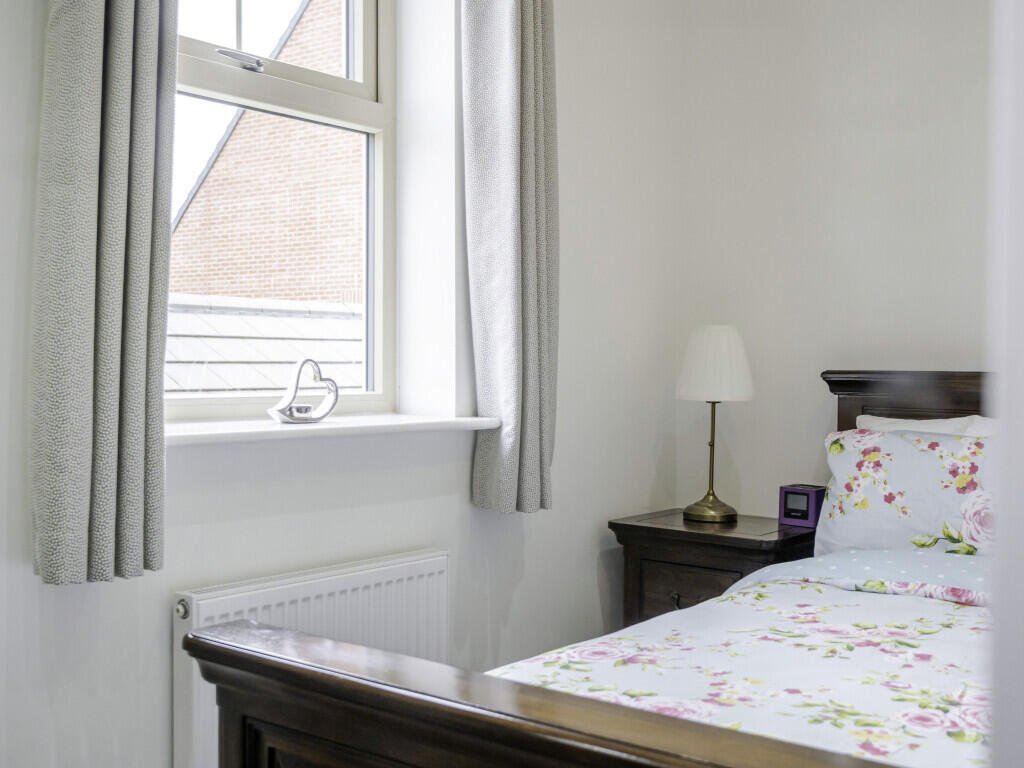 1341804-10-68a47c...