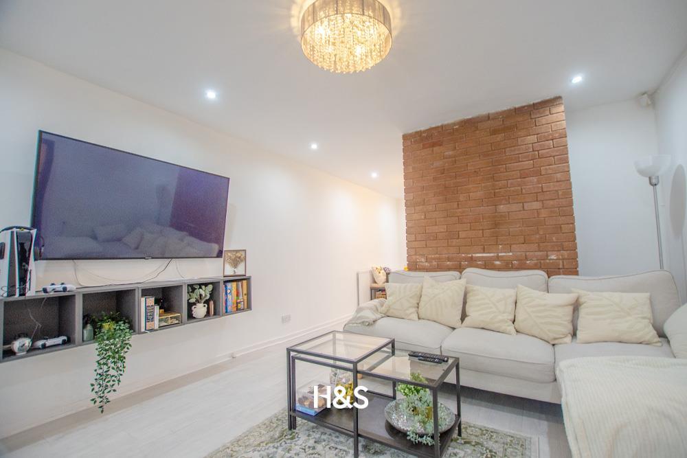 85 Scott Road - lounge 2.jpg