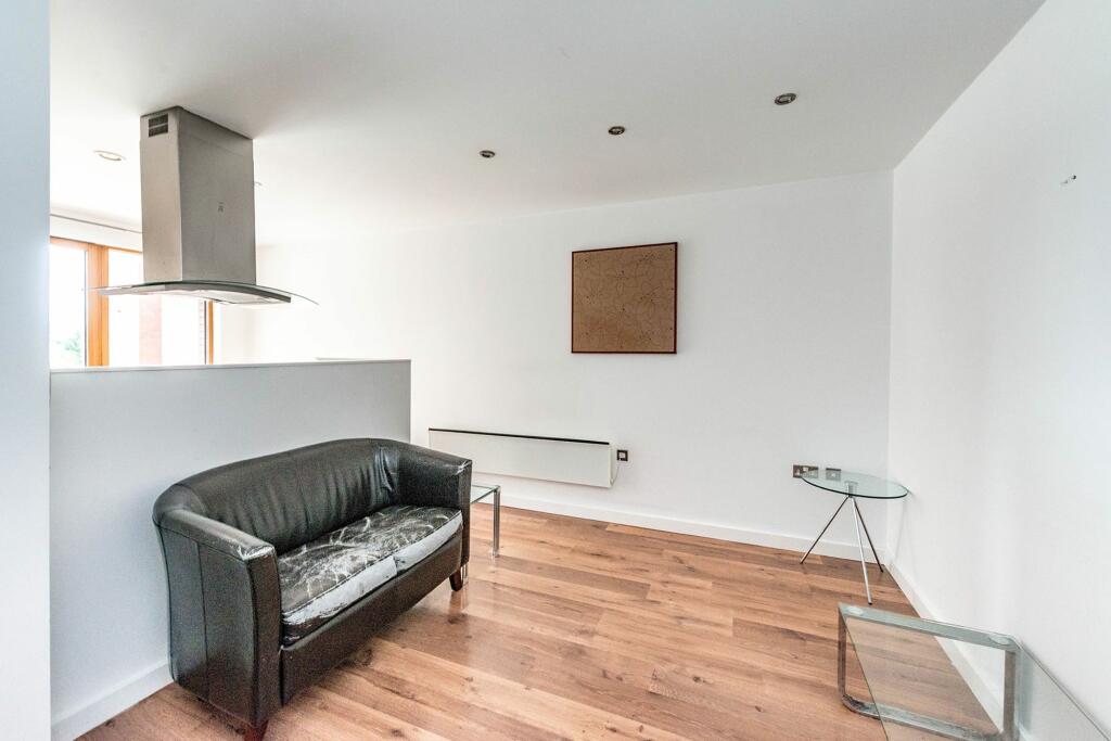 KITCHEN AND SITTING/DINING ROOM