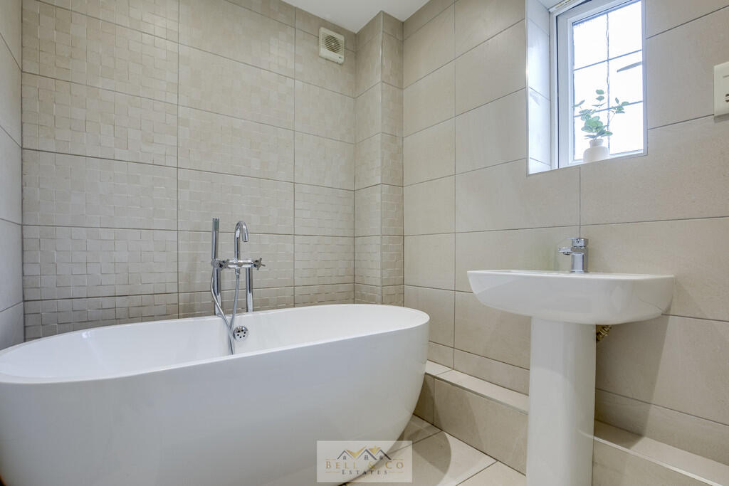 Bathroom 1.1