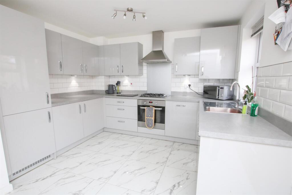 OPEN PLAN DINING KITCHEN