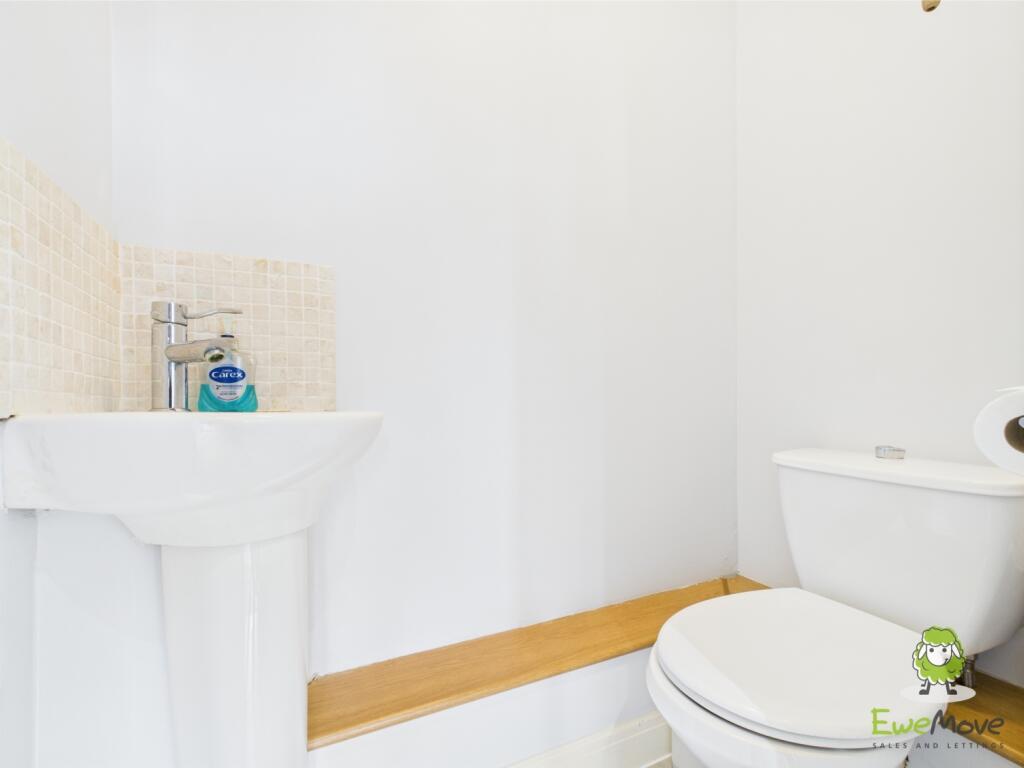 EweMove Estate Agents Basingstoke - Chaldon Green