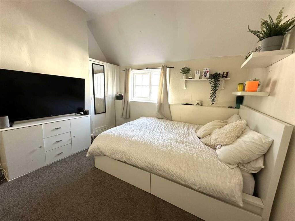 Bedroom (front)