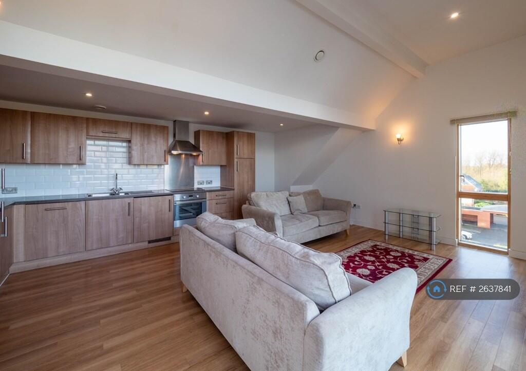 Kitchen / Lounge