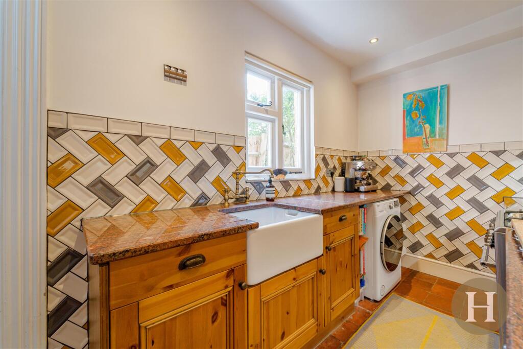 Hadleigh Estate Agents-17.jpg