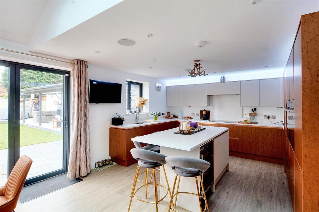 Kitchen_1.jpeg