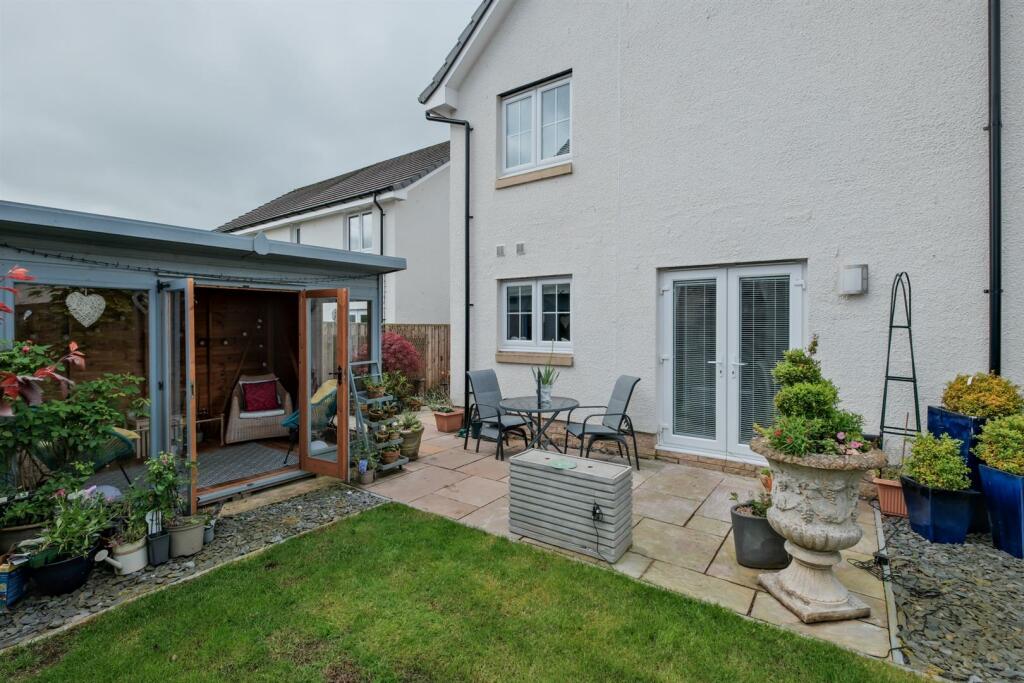 008-3 Burnhead Gardens Carluke ML8 4QL.jpg