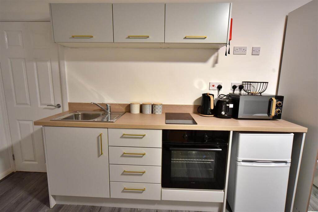 165AR_Room06_04.JPG
