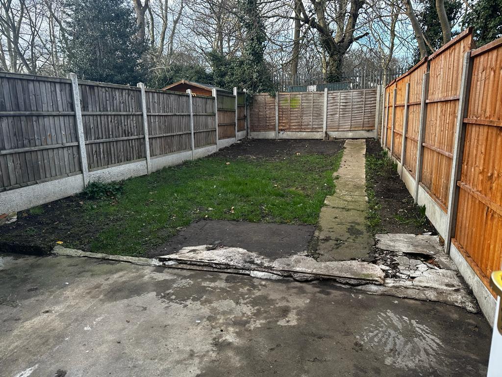 3 Bedroom, 2 Reception House