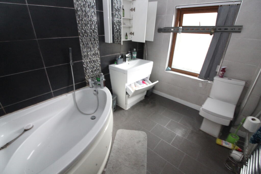 Bathroom T202508291535.jpg