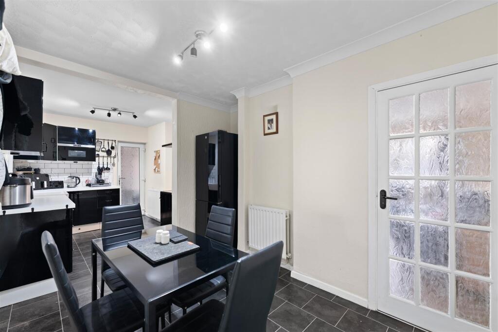 43 Addlington Avenue-15.jpg