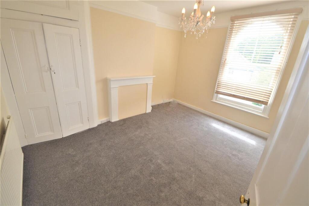 Sutton Court Rd E13