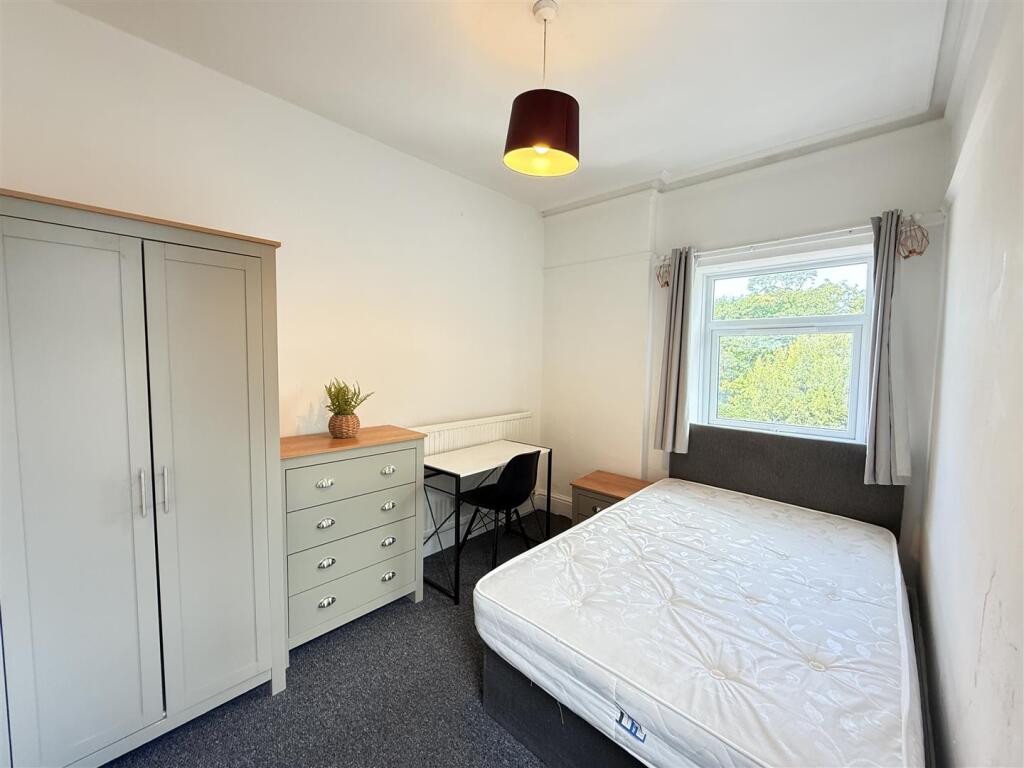 Bedroom 5.JPG