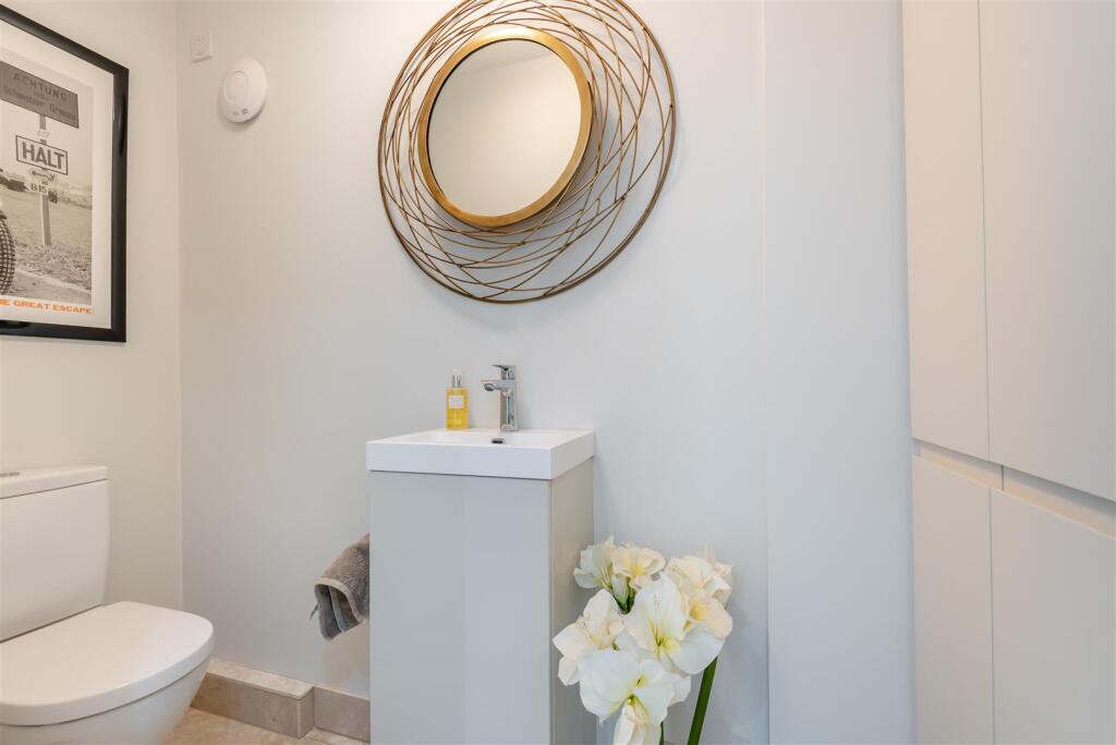 8654576-interior17.jpg