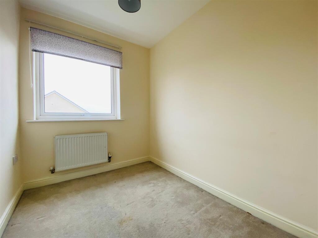 bed 4.jpg