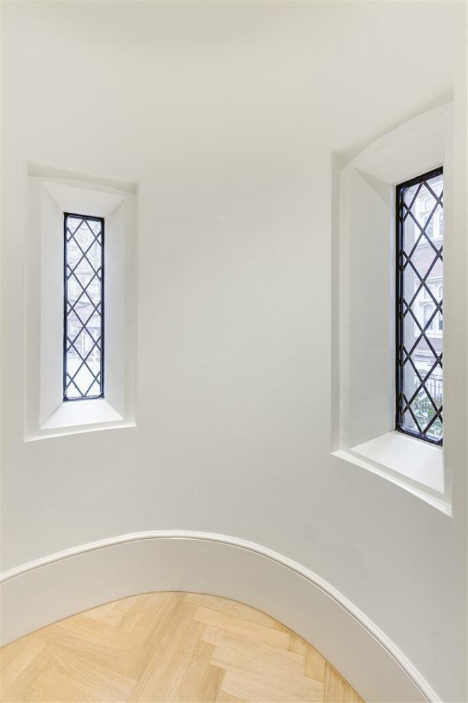 apartment 16 rose square 2598 snug1.jpg