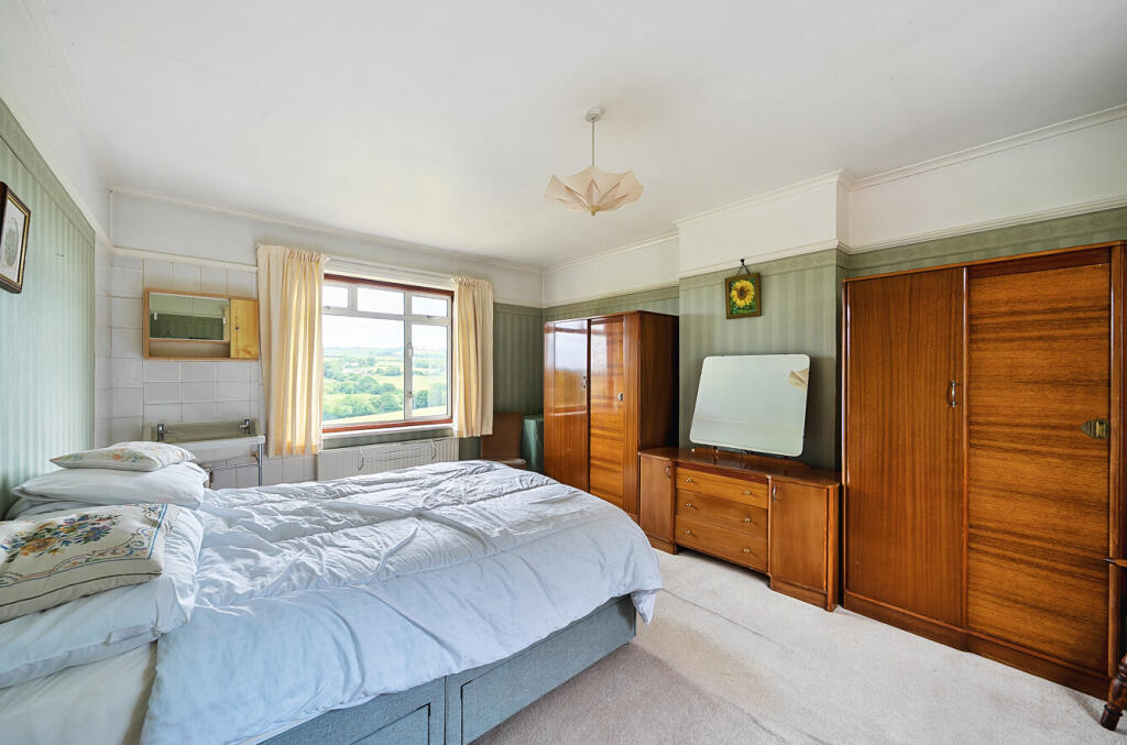 1302979-12-684024...