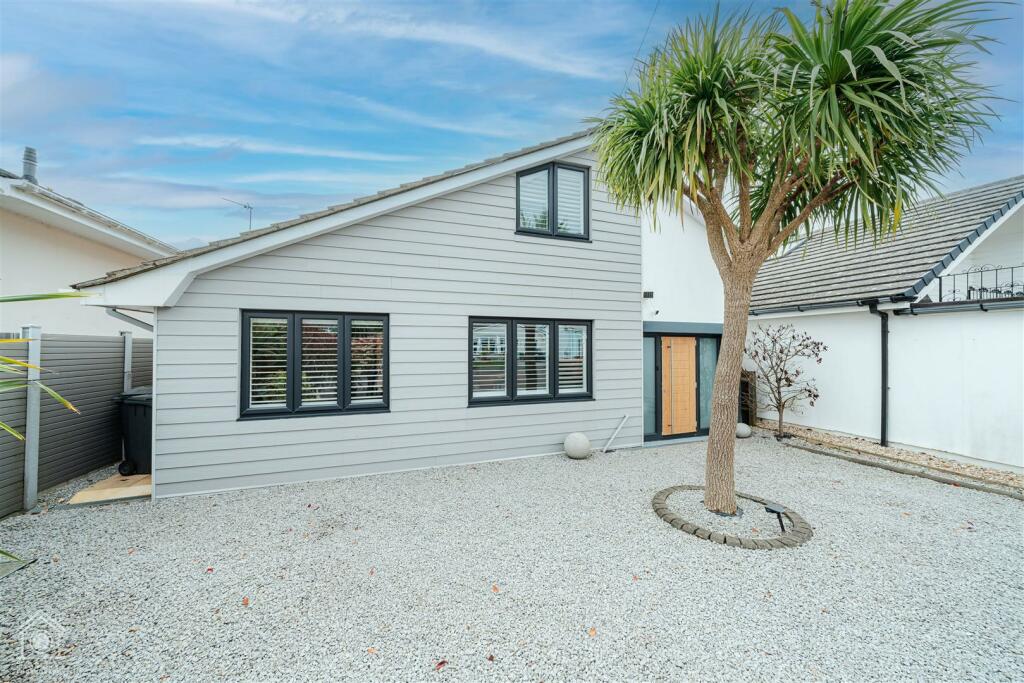 7 Ariel Close-05.jpg