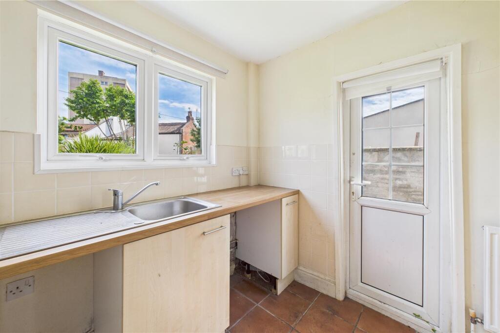 230 Coronation Road, Southville, Bristol BS3 1RL |