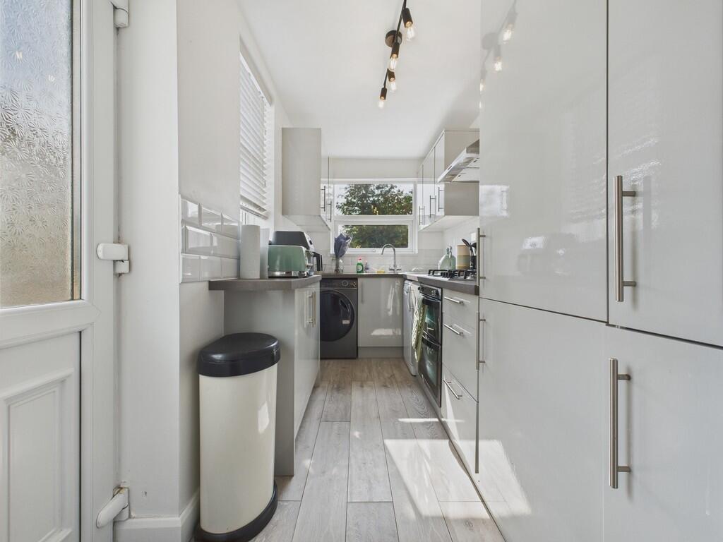 CAM04273G0-PR0170...