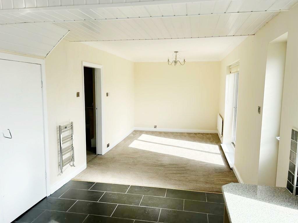 Kitchen Diner 1.jpg