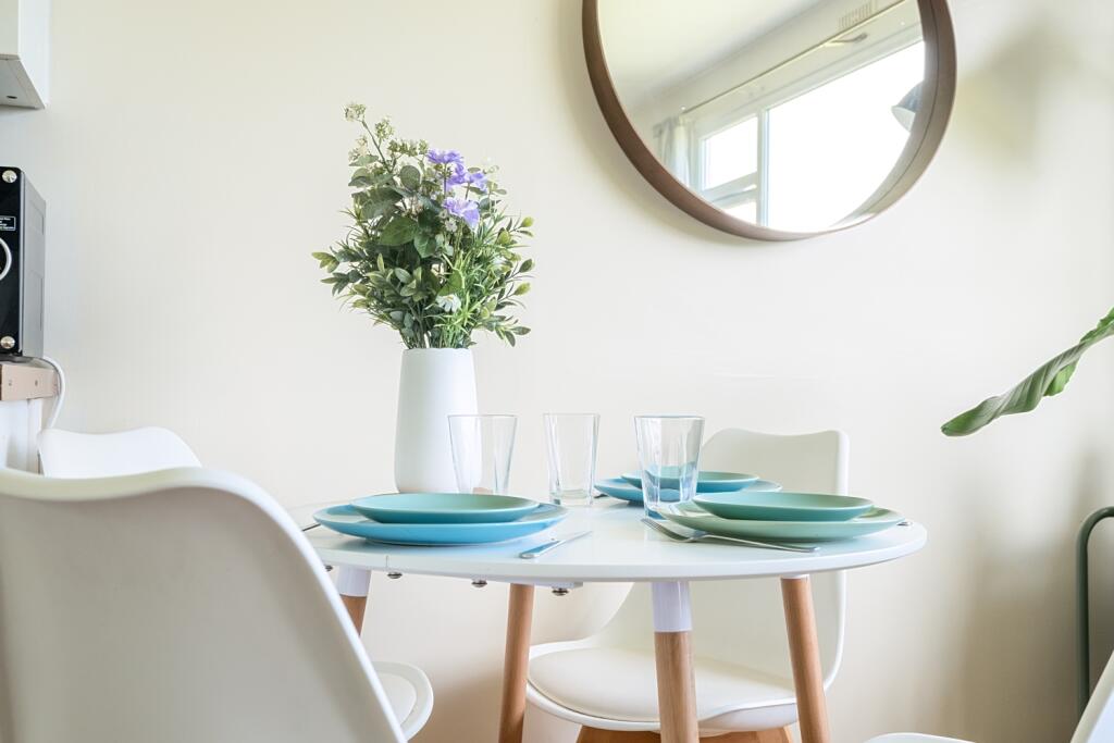 1318878-11-686504e6907a4