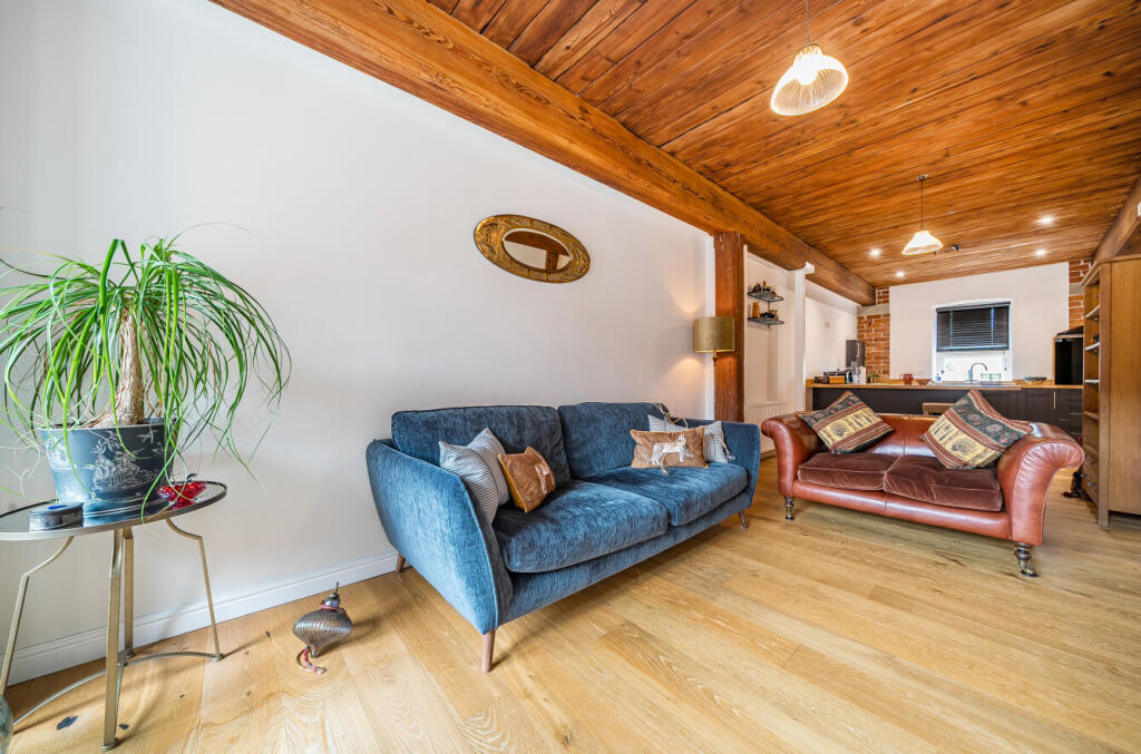 1360696-9-68dd221...