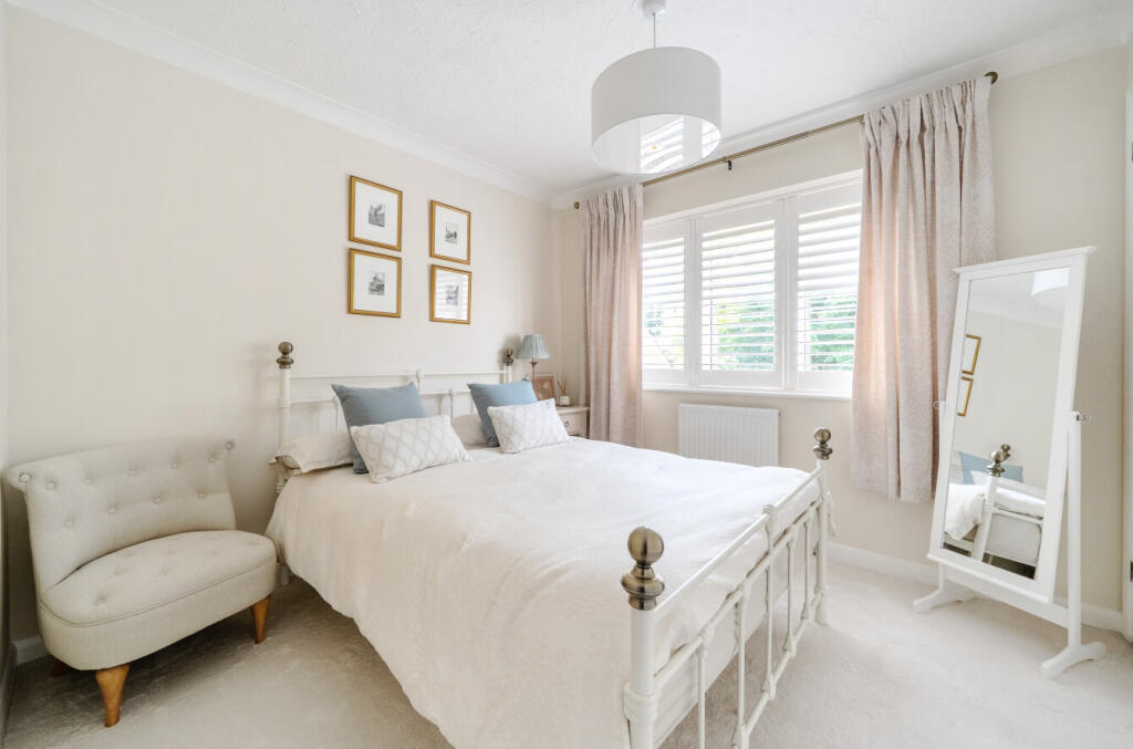 1335948-10-6895c7...