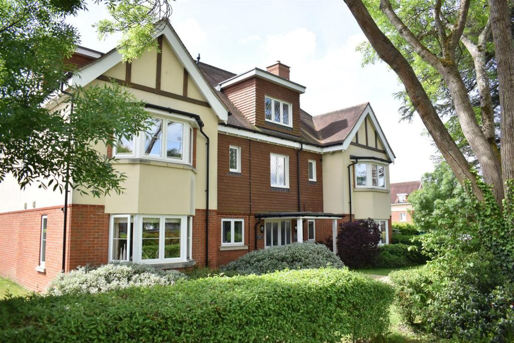 Front of Marguerite Court.jpg