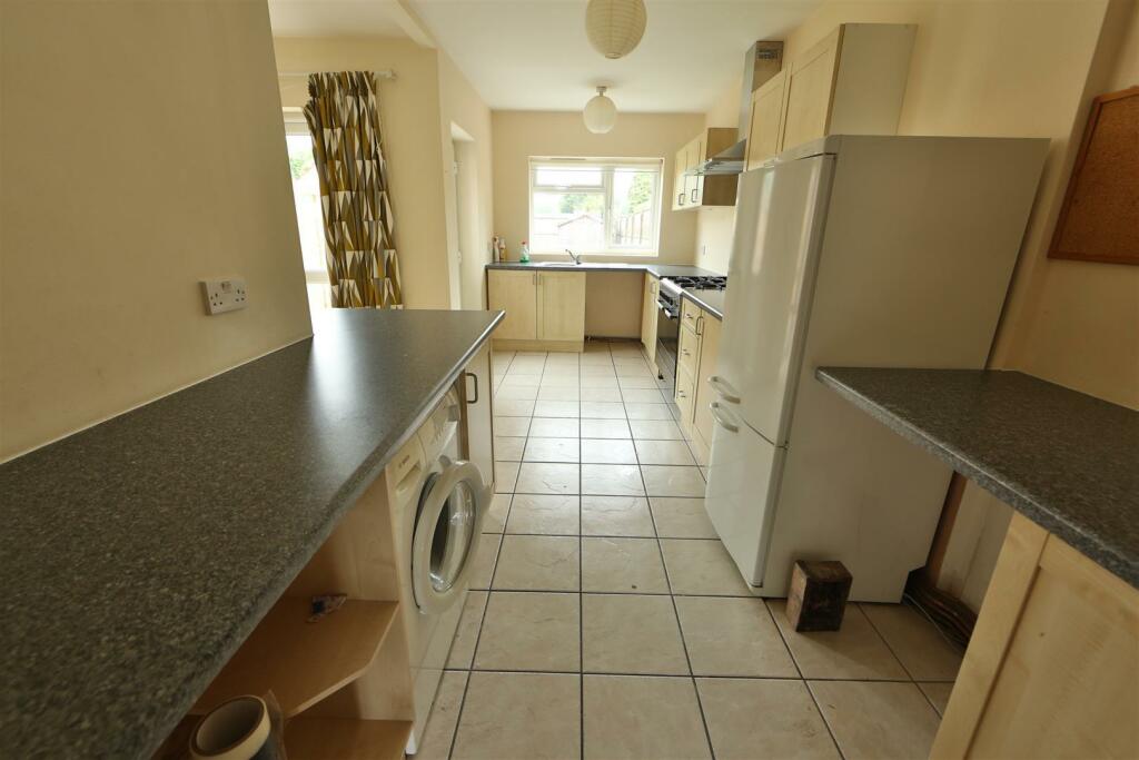 Kitchen 3.jpg