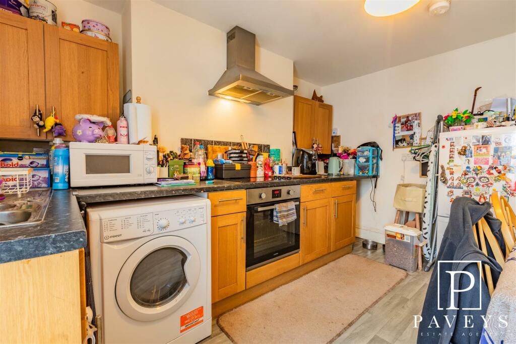 FLAT 1