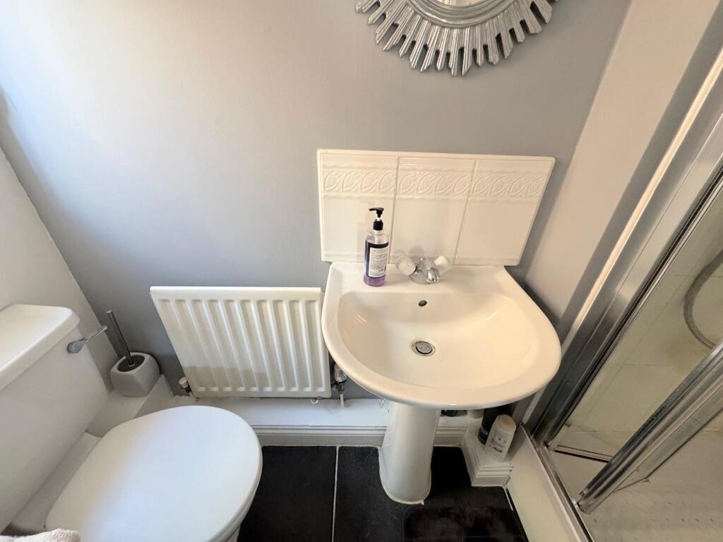 EN SUITE
