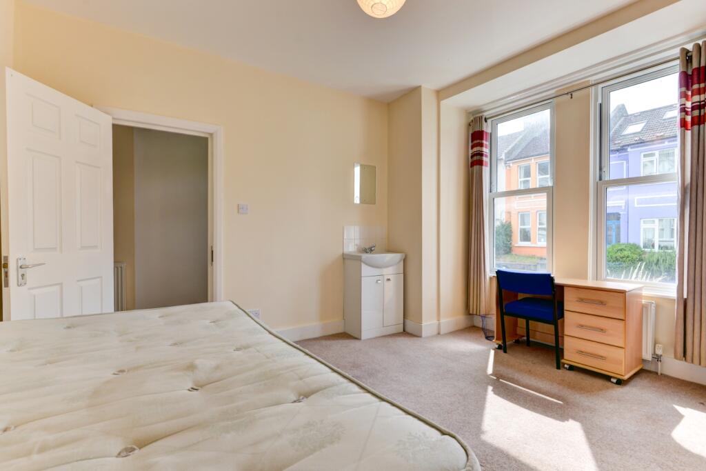 62 Brading Road Bedroom 1