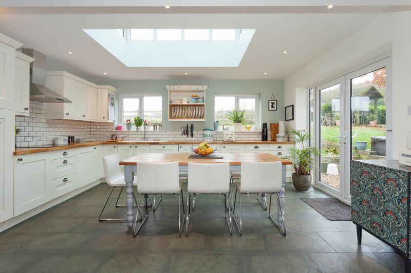 OPEN PLAN LIVING DINING KITCHEN