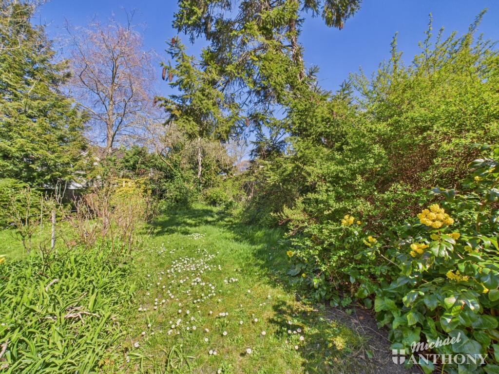 CAM03218G0-PR0598-STILL014