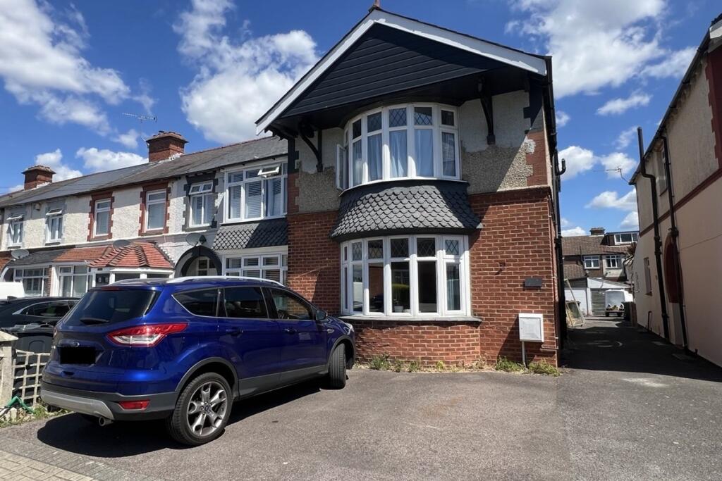 Chatsworth Avenue, Cosham, Portsmouth, Hampshire, PO6 2UH