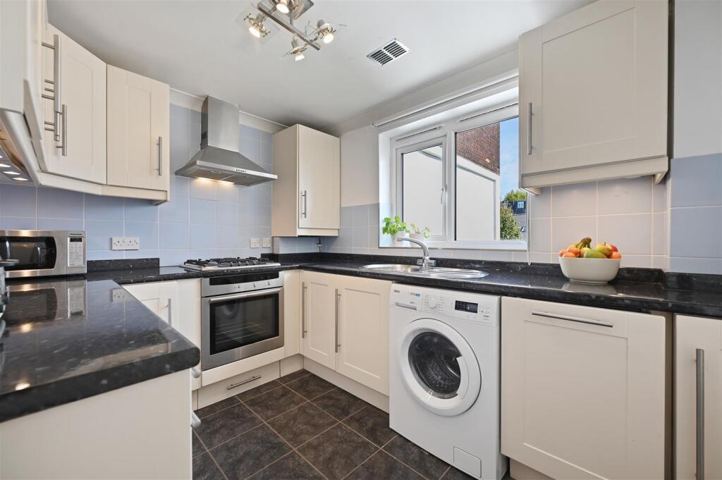 Woodger Road - Kitchen